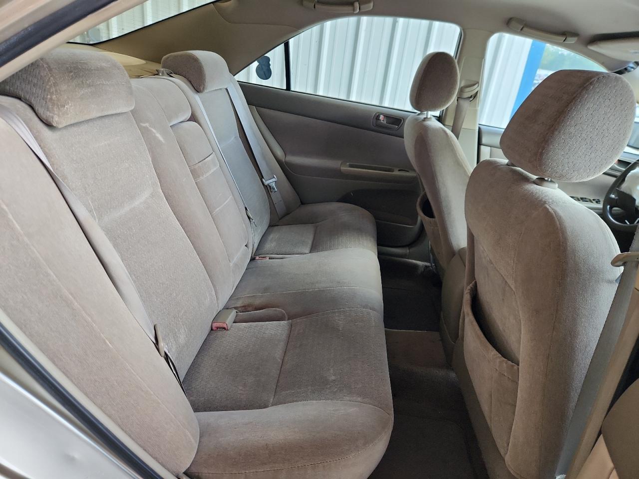 2004 Toyota Camry Le VIN: JTDBE32K040282432 Lot: 51941745