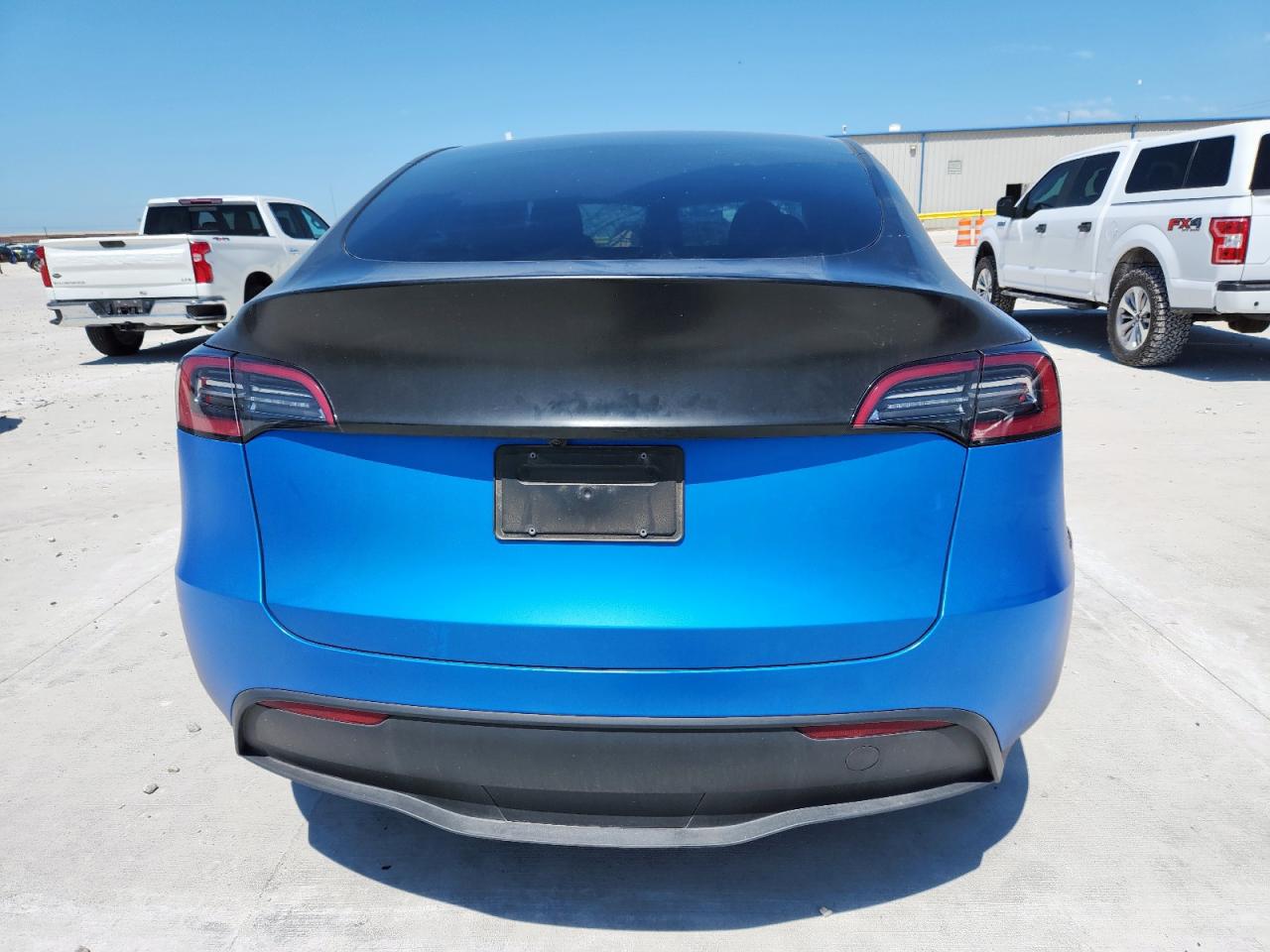 2024 Tesla Model Y VIN: 7SAYGDEE3RA238059 Lot: 61395925