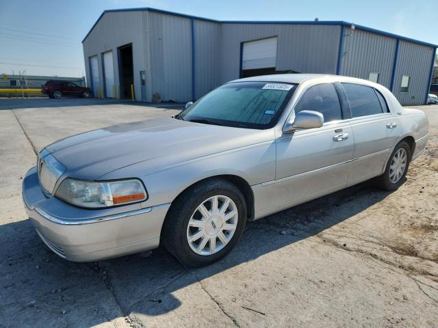 2010 Lincoln Town Car Signature Limited