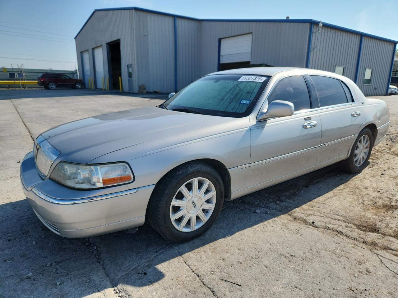 2010 Lincoln Town Car Signature Limited for Sale in Tulsa, OK - Water/Flood