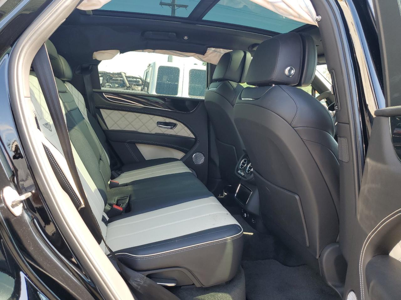 2021 Bentley Bentayga VIN: SJAAM2ZVXMC032883 Lot: 60319635