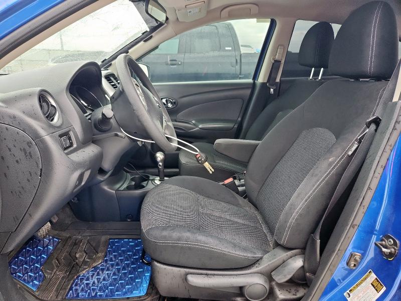 NISSAN VERSA 2015 Синий