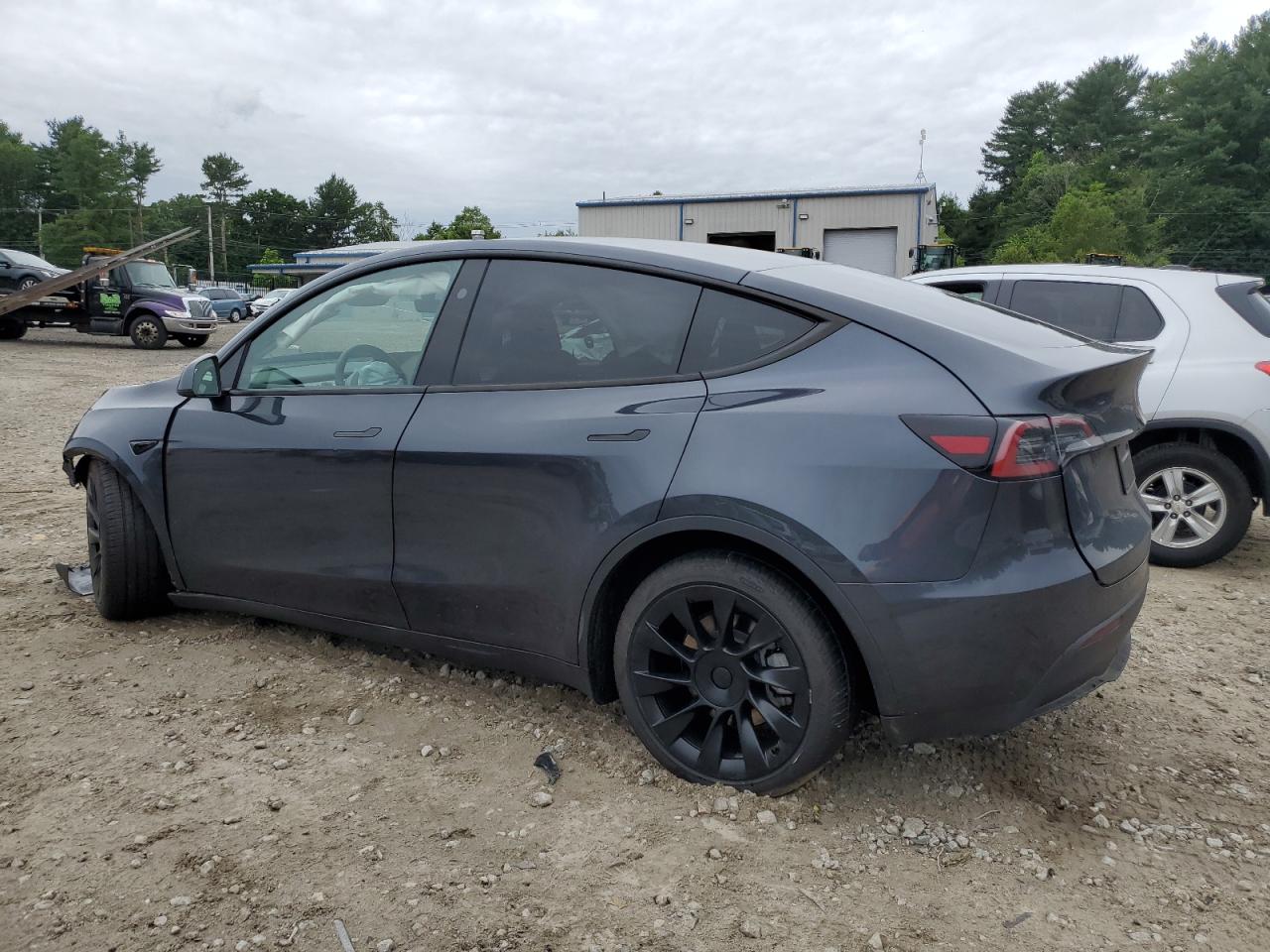 TESLA MODEL Y 2025 VIN 7SAYGDEE2SA340278 photo 2