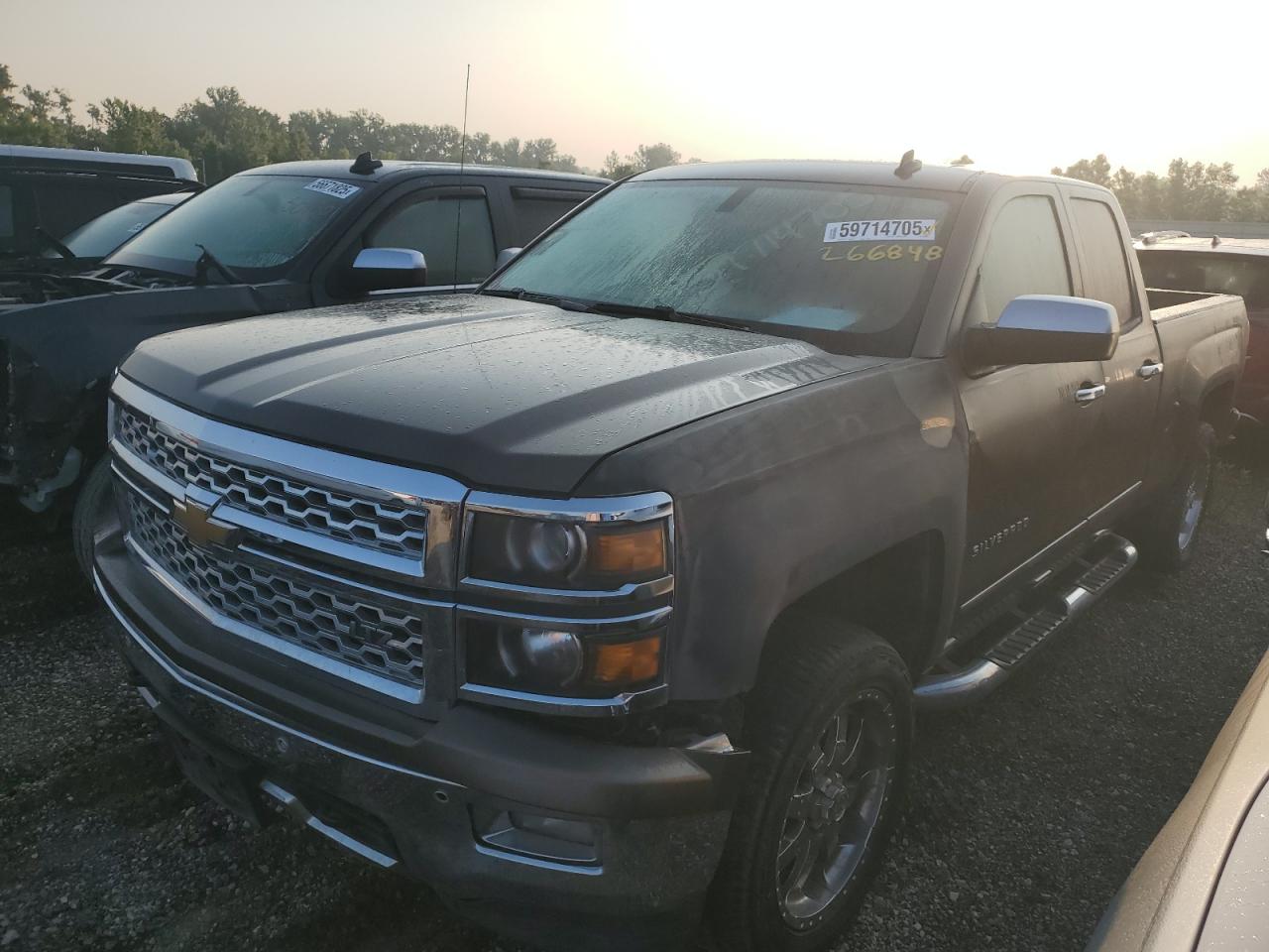 2014 Chevrolet Silverado K1500 Ltz for Sale in Kansas City, KS - Front End