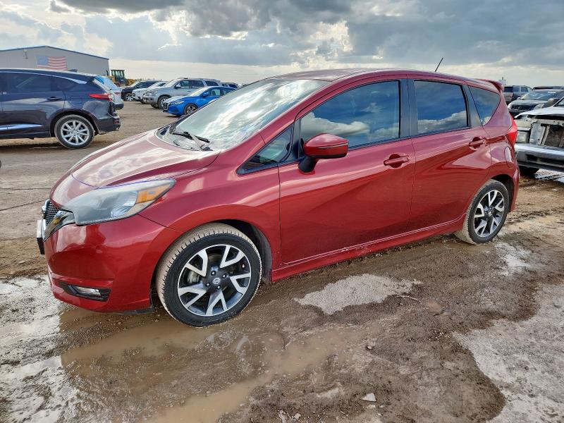 NISSAN VERSA 2017 Красный