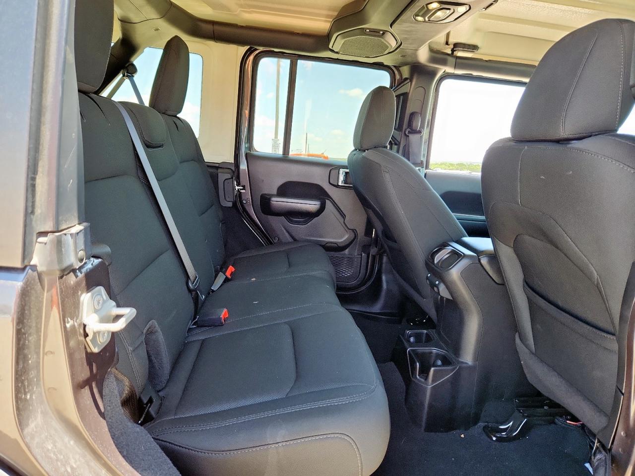 2021 Jeep Wrangler Unlimited Sport VIN: 1C4HJXDN8MW617454 Lot: 62309085