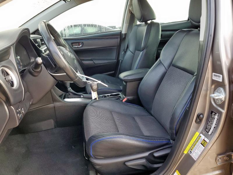 Sedans TOYOTA COROLLA 2017 Złoty