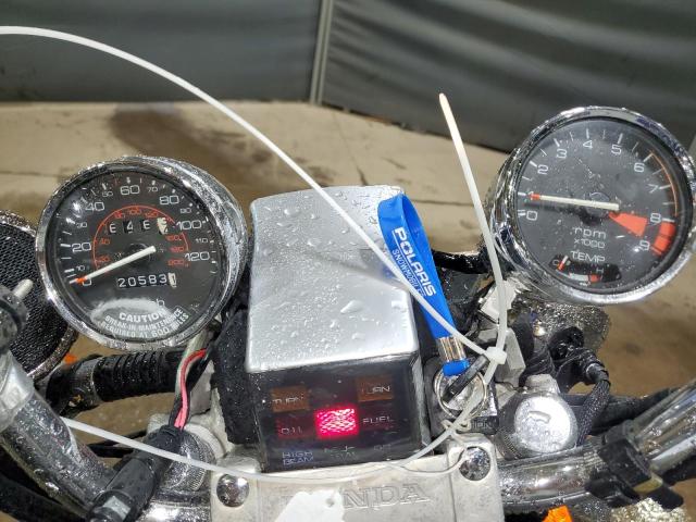 1983 HONDA VT750   