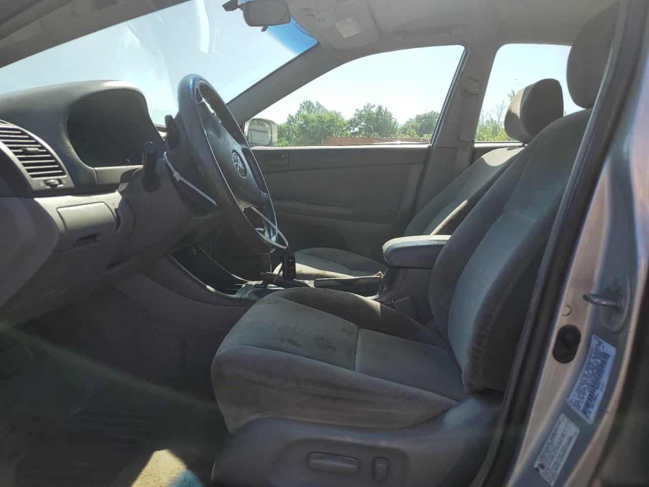 2002 Toyota Camry Le VIN: 4T1BE32K52U550537 Lot: 62015495