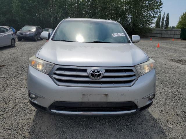  TOYOTA HIGHLANDER 2013 Srebrny