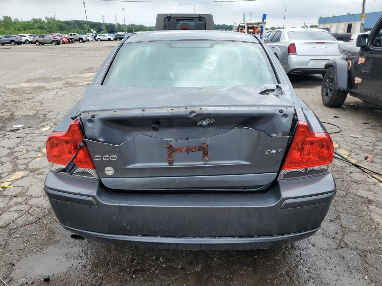 2005 Volvo S60 2.5T VIN: YV1RS592752470910 Lot: 62890415