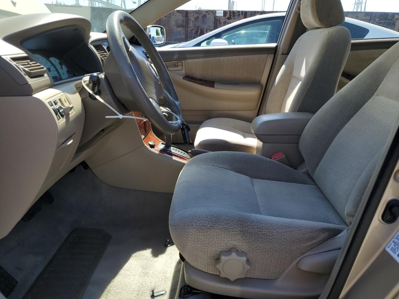 2004 Toyota Corolla Ce VIN: 1NXBR32E04Z240717 Lot: 63044675
