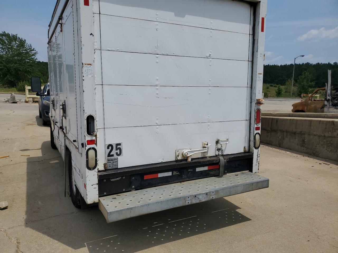 2008 GMC Savana Cutaway G3500 VIN: 1GDGG31C681911813 Lot: 61073905