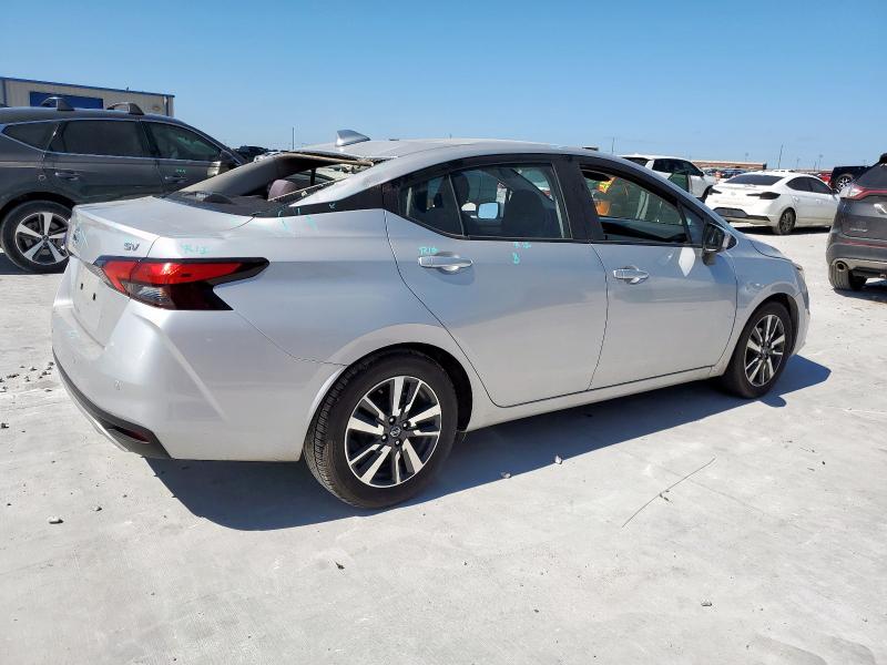  NISSAN VERSA 2021 Серебристый