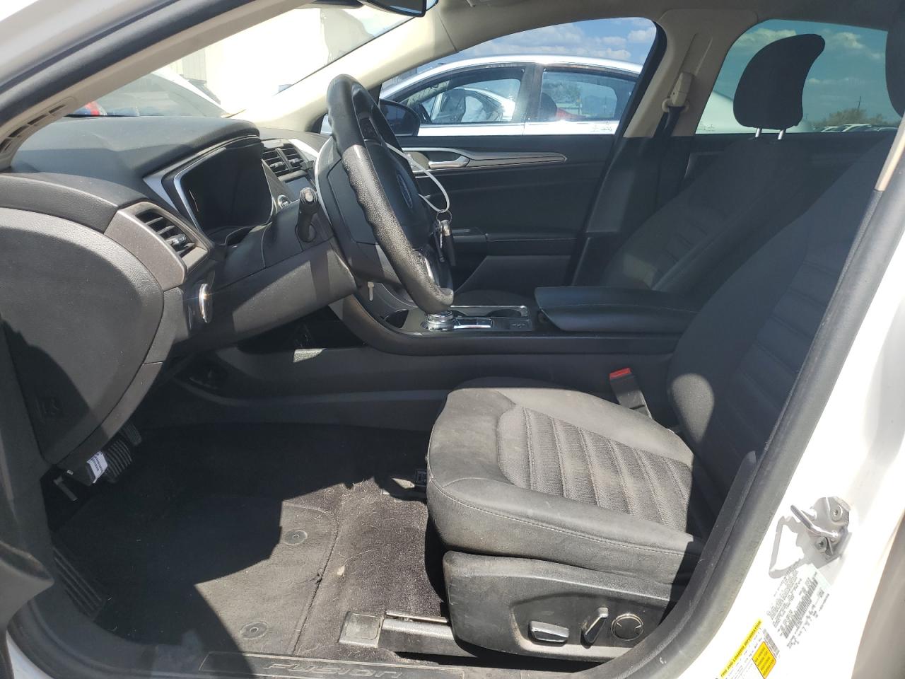 2019 Ford Fusion Se VIN: 3FA6P0LU0KR124900 Lot: 58969835