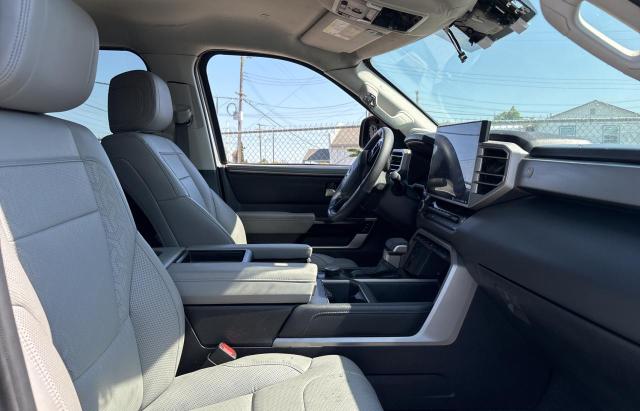  TOYOTA TUNDRA 2024 Srebrny