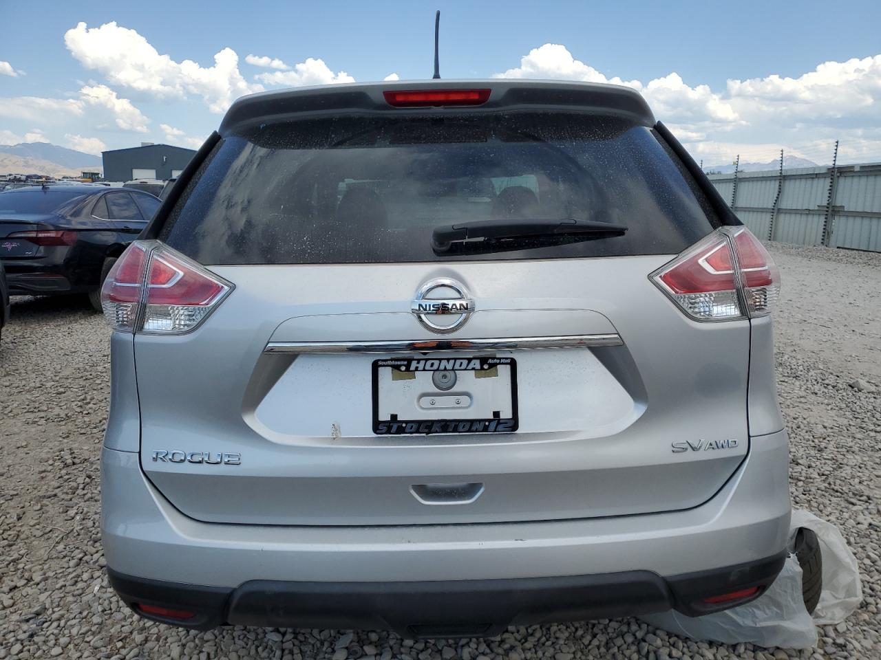 2015 Nissan Rogue S VIN: KNMAT2MVXFP508439 Lot: 61942845