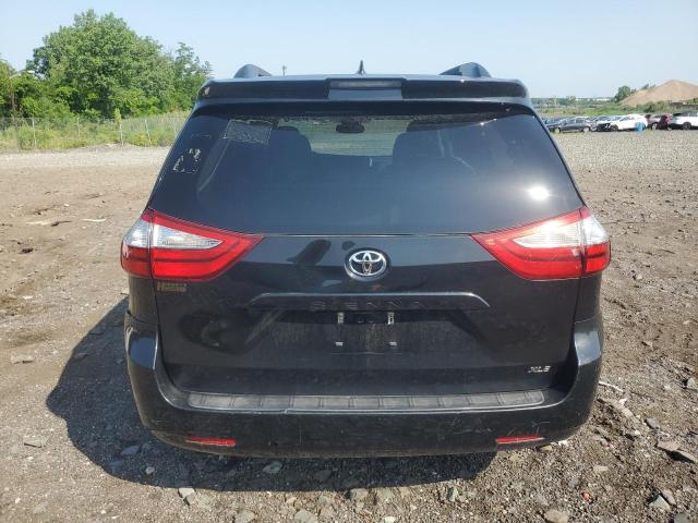 2018 TOYOTA SIENNA XLE  