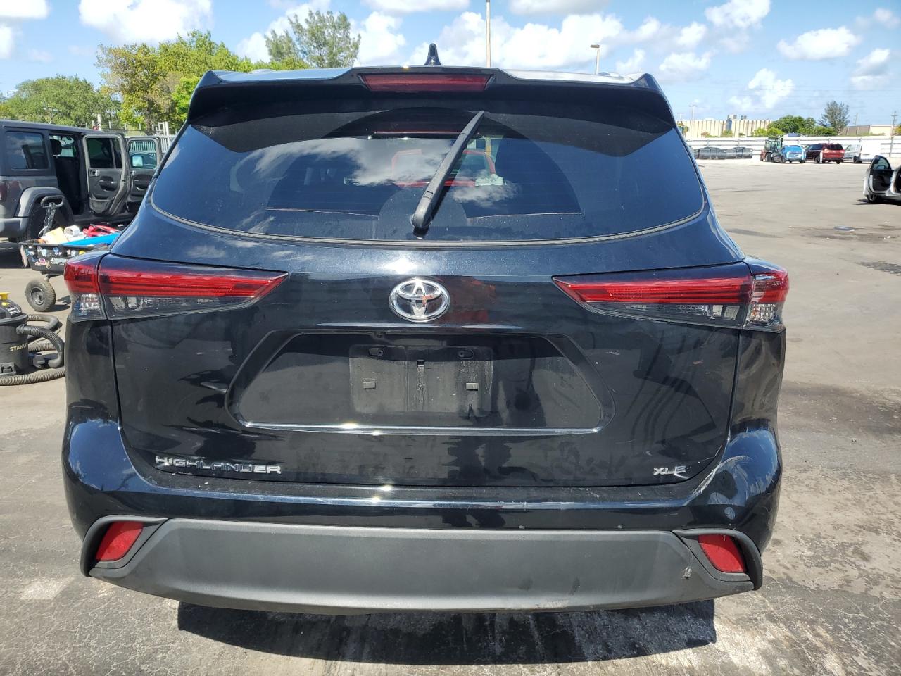 2022 Toyota Highlander Xle VIN: 5TDGZRAH8NS552816 Lot: 60997405