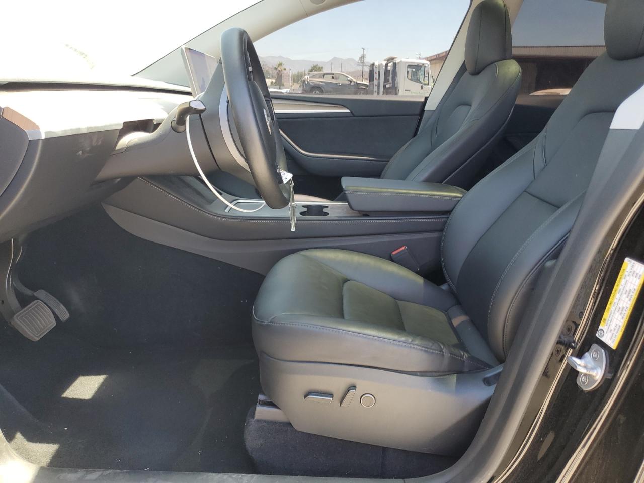 2024 Tesla Model Y VIN: 7SAYGDEE7RA215576 Lot: 63054895