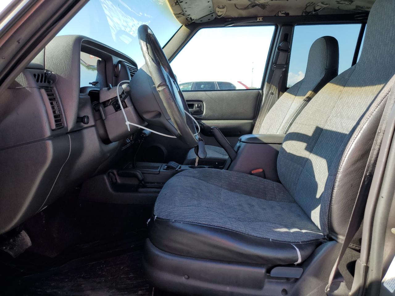 2001 Jeep Cherokee Sport VIN: 1J4FF48S41L595130 Lot: 62123875