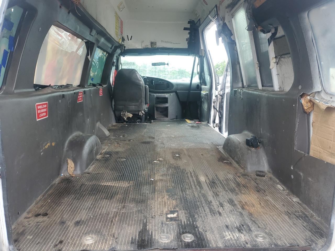 2005 Ford Econoline E350 Super Duty Van VIN: 1FTSS34S15HA51547 Lot: 61359535