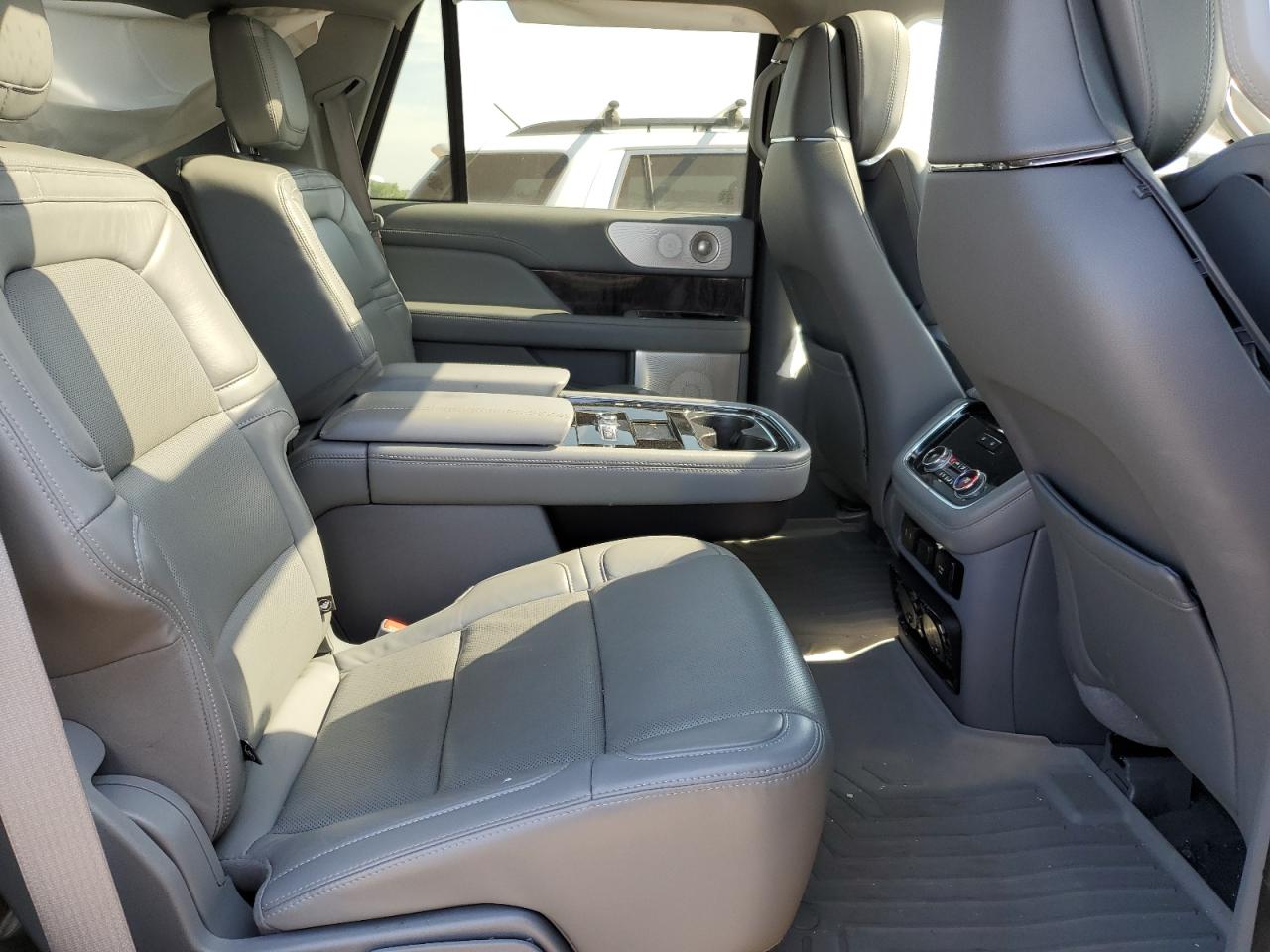 2020 Lincoln Navigator Reserve VIN: 5LMJJ2LT1LEL01816 Lot: 61955195