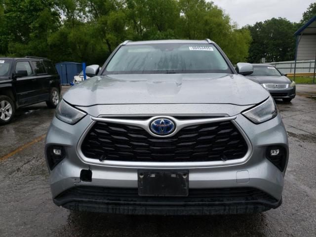  TOYOTA HIGHLANDER 2021 Серебристый