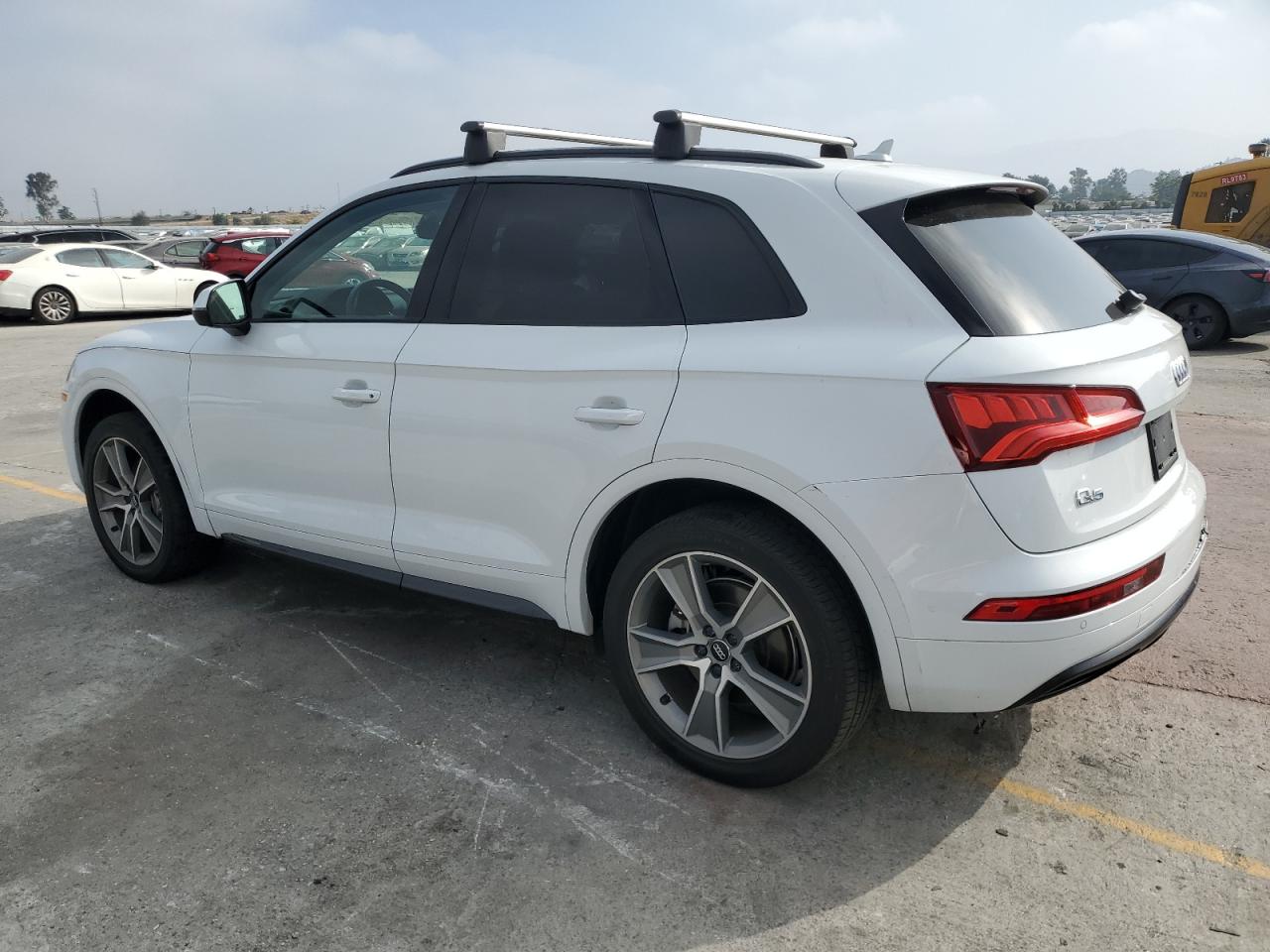 AUDI Q5 2020 VIN WA1BNAFY3L2067773 zdjęcie 2