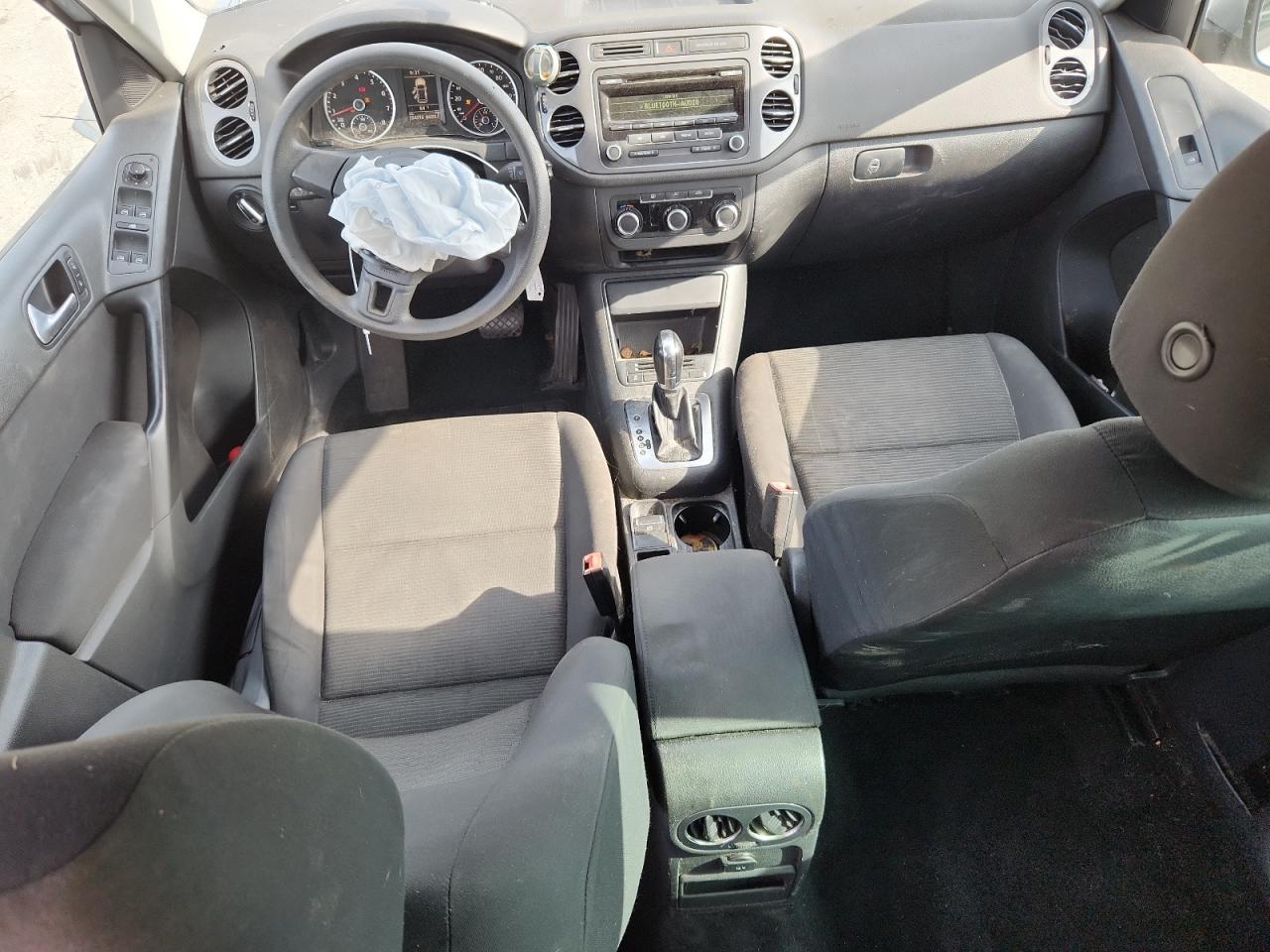 2012 Volkswagen Tiguan S VIN: WVGAV7AXXCW606008 Lot: 62232655