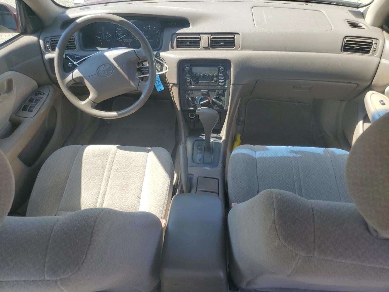 2000 Toyota Camry Ce VIN: 4T1BG22K5YU931768 Lot: 61727155
