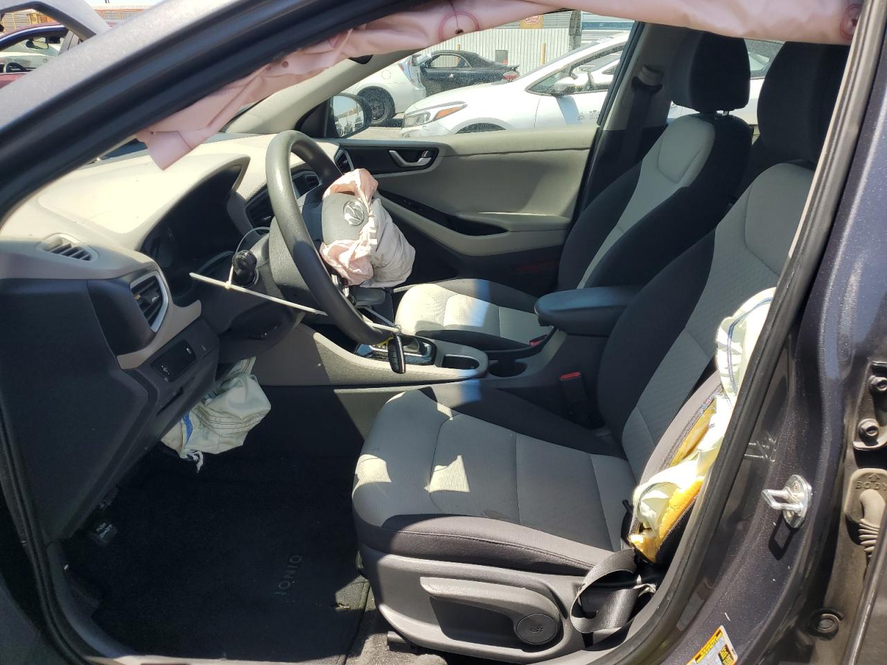 2018 Hyundai Ioniq Blue VIN: KMHC65LC2JU065761 Lot: 61293055