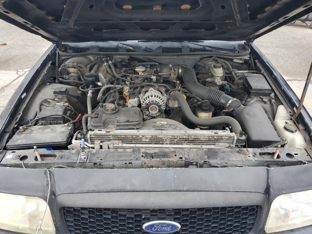 2000 Ford Crown Victoria Police Interceptor VIN: 2FAFP71W0YX215835 Lot: 61430215
