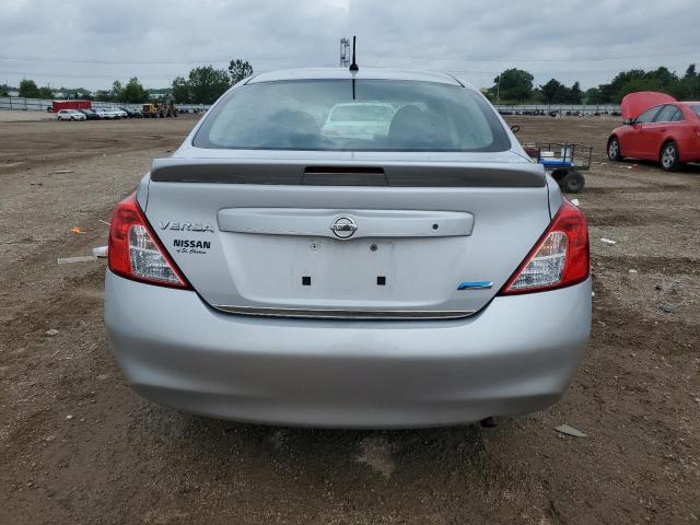  NISSAN VERSA 2014 Srebrny