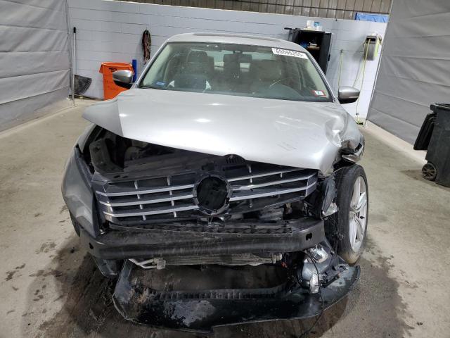 Sedans VOLKSWAGEN PASSAT 2014 Silver