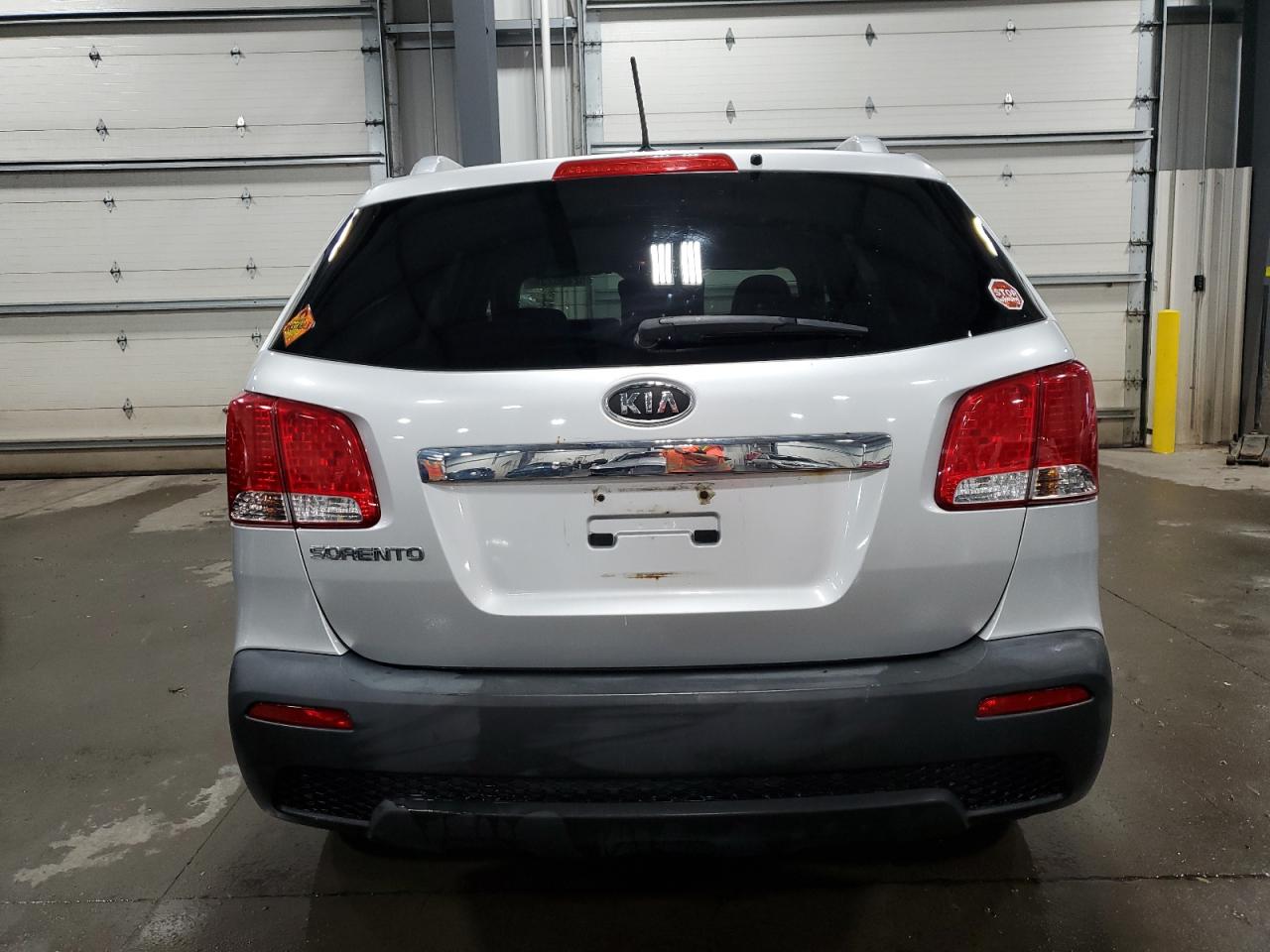KIA SORENTO 2011 VIN 5XYKTDA27BG048311 фото 6