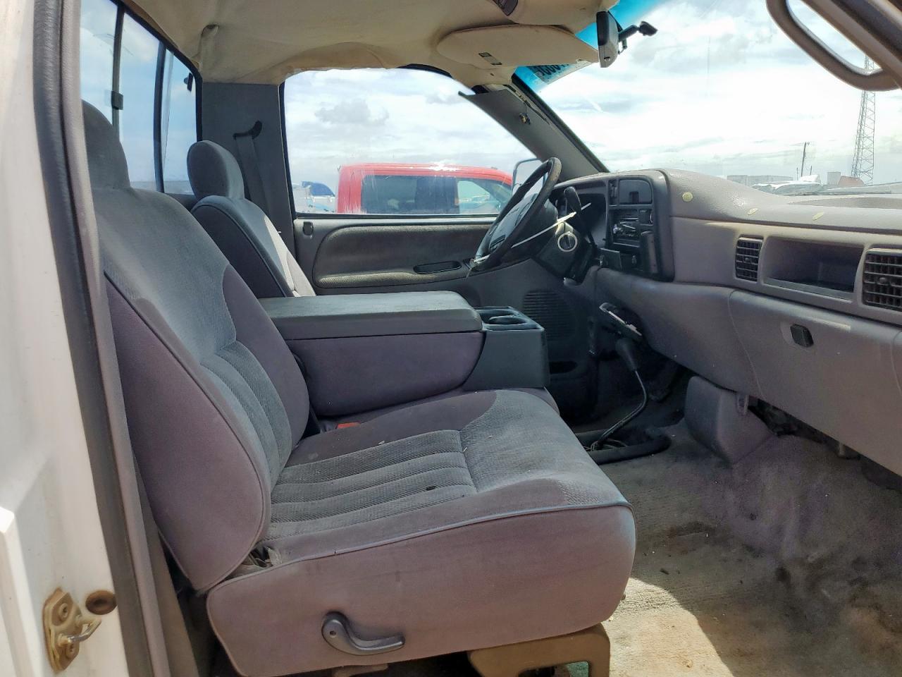 1994 Dodge Ram 1500 VIN: 1B7HF16Z8RS667395 Lot: 61847055