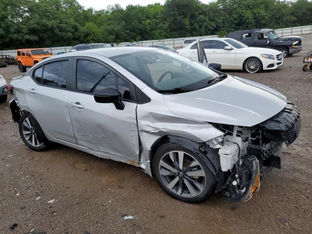  NISSAN VERSA 2020 Серебристый