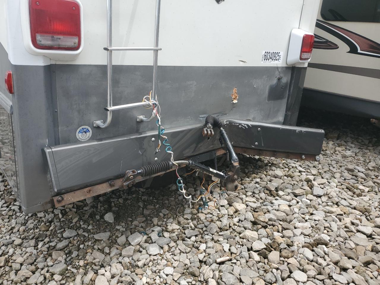 1999 Ford F550 Super Duty Stripped Chassis VIN: 3FCNF53S6XJA09745 Lot: 60340925