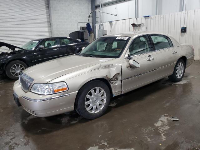 2011 Lincoln Town Car Signature Limited