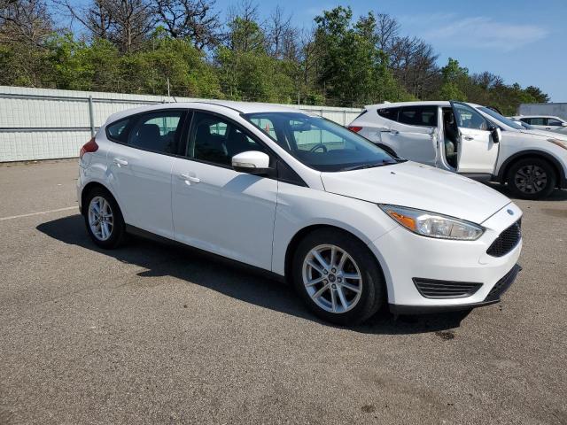 Hatchbacks FORD FOCUS 2015 White