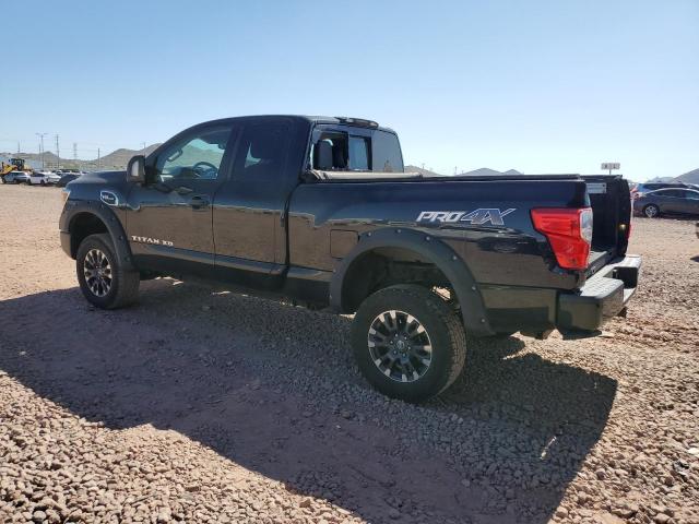 NISSAN TITAN 2018 Czarny