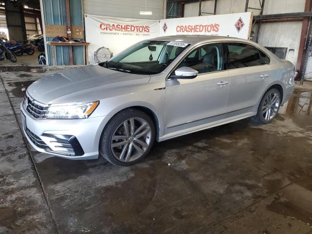  VOLKSWAGEN PASSAT 2017 Серебристый