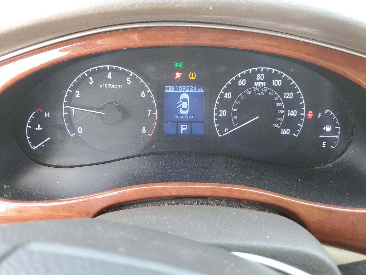 2013 Hyundai Genesis 3.8L VIN: KMHGC4DD2DU228151 Lot: 61568285