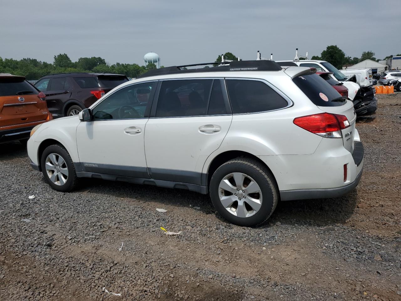 SUBARU OUTBACK 2011 VIN 4S4BRBCC4B3320578 photo 2