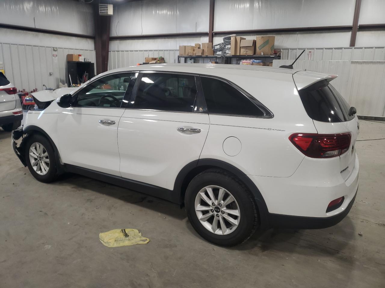 KIA SORENTO 2019 VIN 5XYPG4A31KG540349 photo 2