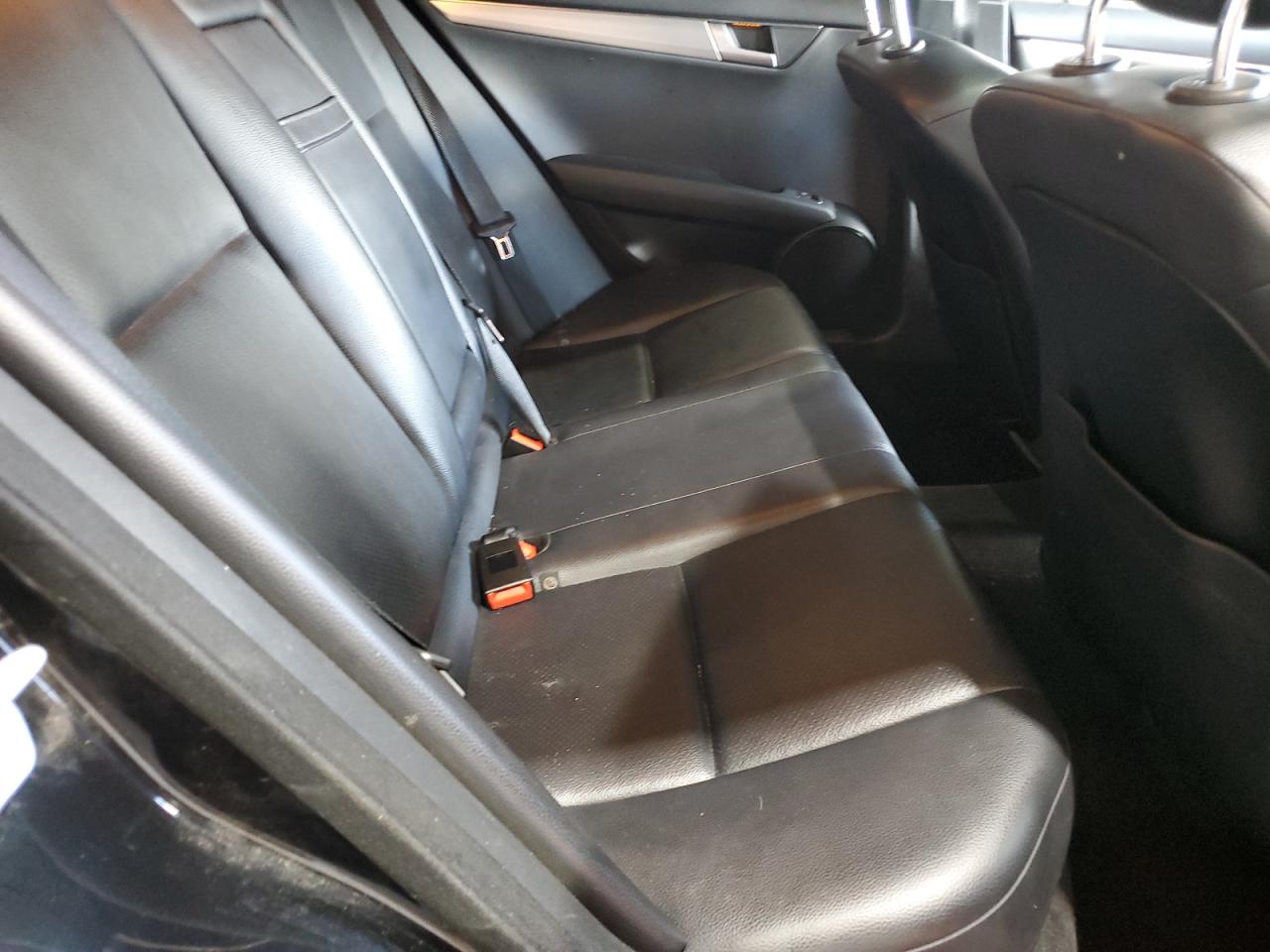 2014 Mercedes-Benz C 300 4Matic VIN: WDDGF8AB5ER311587 Lot: 61436545