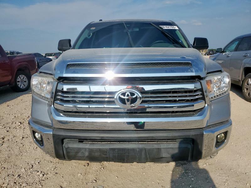 Пикапы TOYOTA TUNDRA 2017 Серебристый