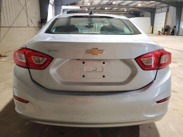  CHEVROLET CRUZE 2018 Srebrny