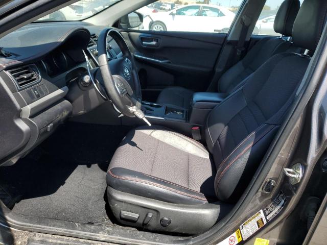 Sedans TOYOTA CAMRY 2016 Szary